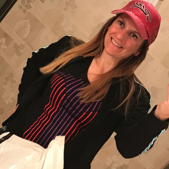 Meet Your Posher - Picture 4 of 8